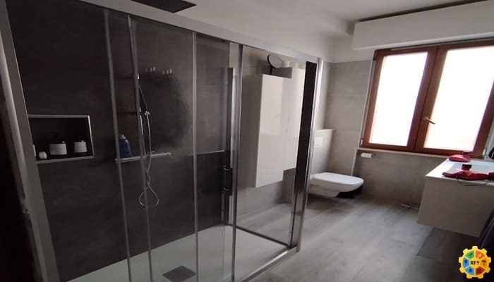 Rifacimento da vasca a box doccia e isolamento soffitta rfy